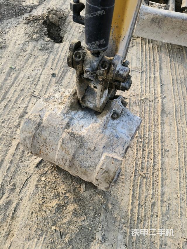 右驅(qū)動(dòng)輪（行走機(jī)構(gòu)）