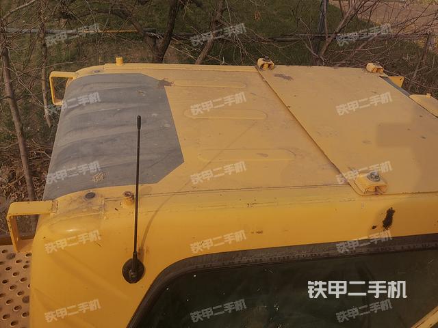 驾驶室顶部（整机外观）