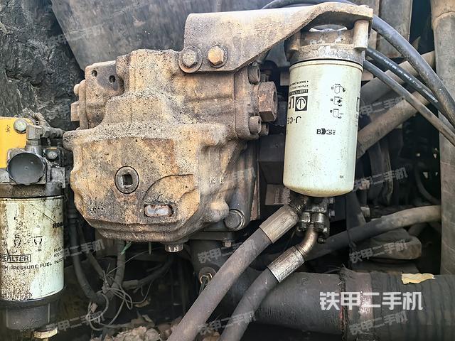 液壓泵艙室正面整體（整機(jī)外觀）