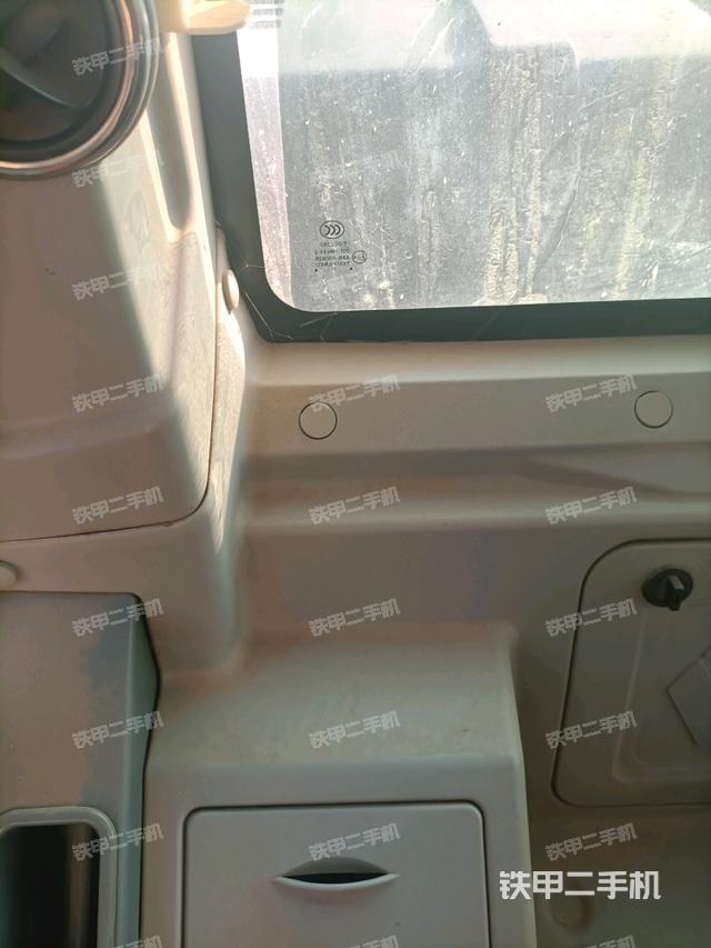 后窗玻璃角標(biāo)(駕駛室部分) 后窗玻璃角標(biāo)(駕駛室部分)