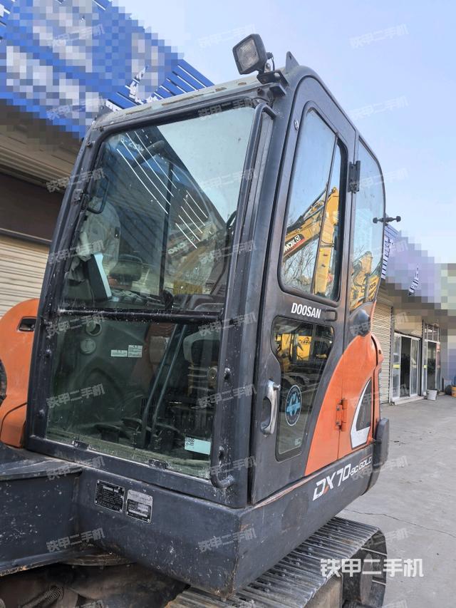 ?駕駛室正側(cè)(駕駛室部分) ?駕駛室正側(cè)(駕駛室部分)