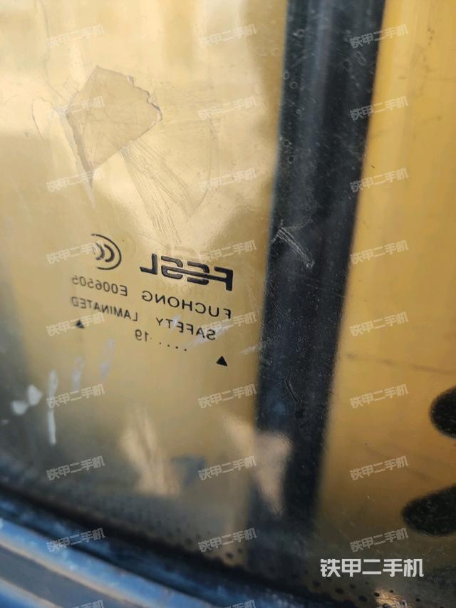 后窗玻璃角標(biāo)（駕駛室部分）