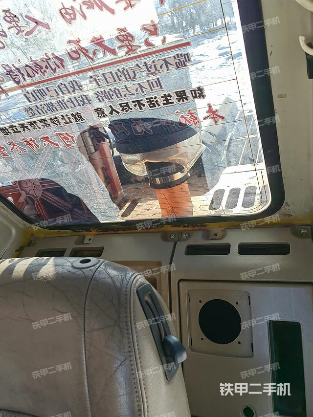 驾驶室顶部（整机外观）