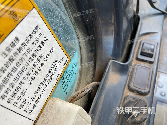 右側玻璃角標(駕駛室部分) 右側玻璃角標(駕駛室部分)