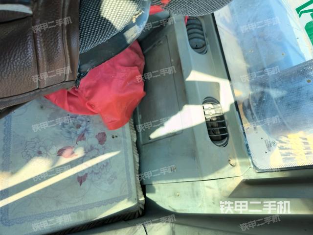 座椅左側(cè)控制臺/音響/含左手柄（駕駛室部分）