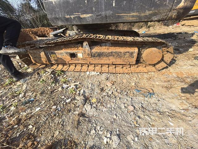 左側(cè)履帶整體?（行走機(jī)構(gòu)）