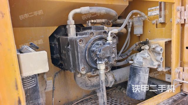 液壓泵斜45?左（大件艙室）