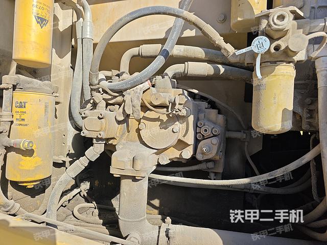 液壓泵艙室正面整體(整機(jī)外觀) 液壓泵艙室正面整體(整機(jī)外觀)