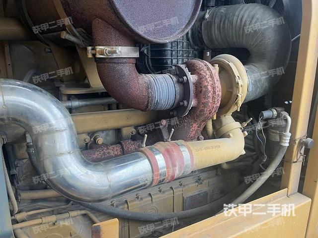 发动机右侧（整机外观及大件）