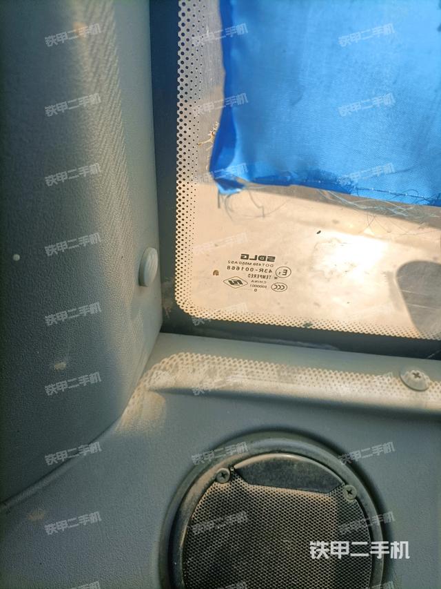 后窗玻璃角標(biāo)（駕駛室部分）