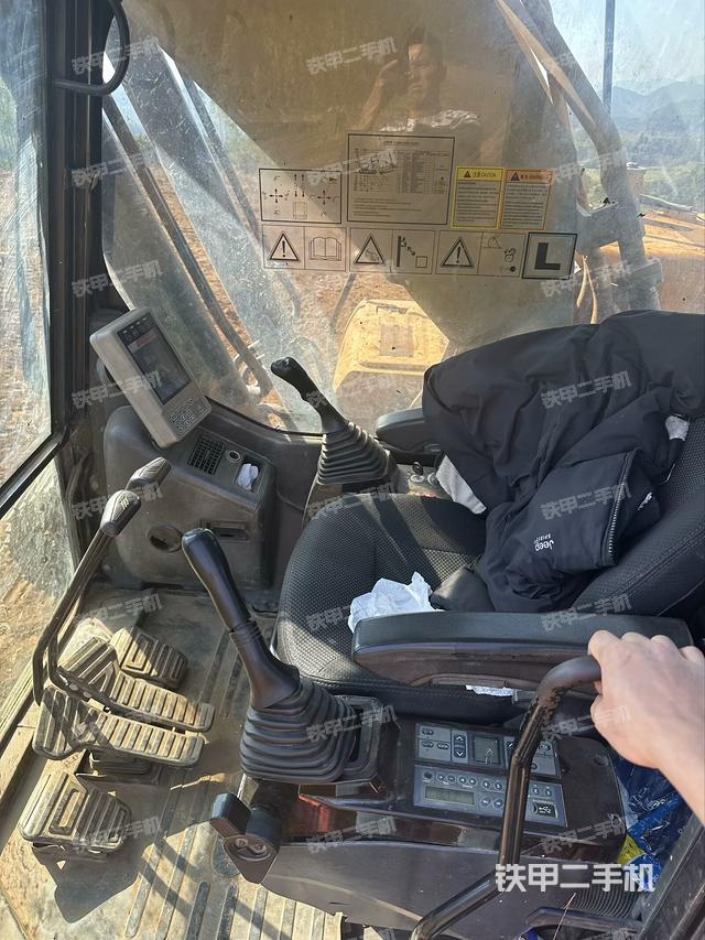 驾驶室整体（整机外观）