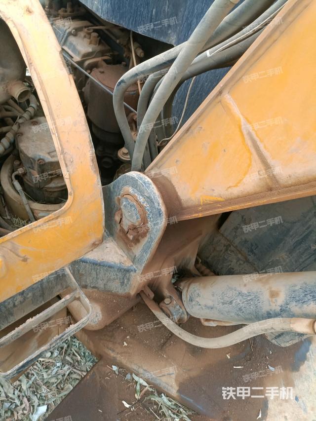 大臂根部?斜（工作和回轉(zhuǎn)裝置）