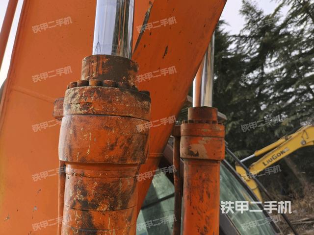 大臂油缸整體?豎拍（工作和回轉(zhuǎn)裝置）