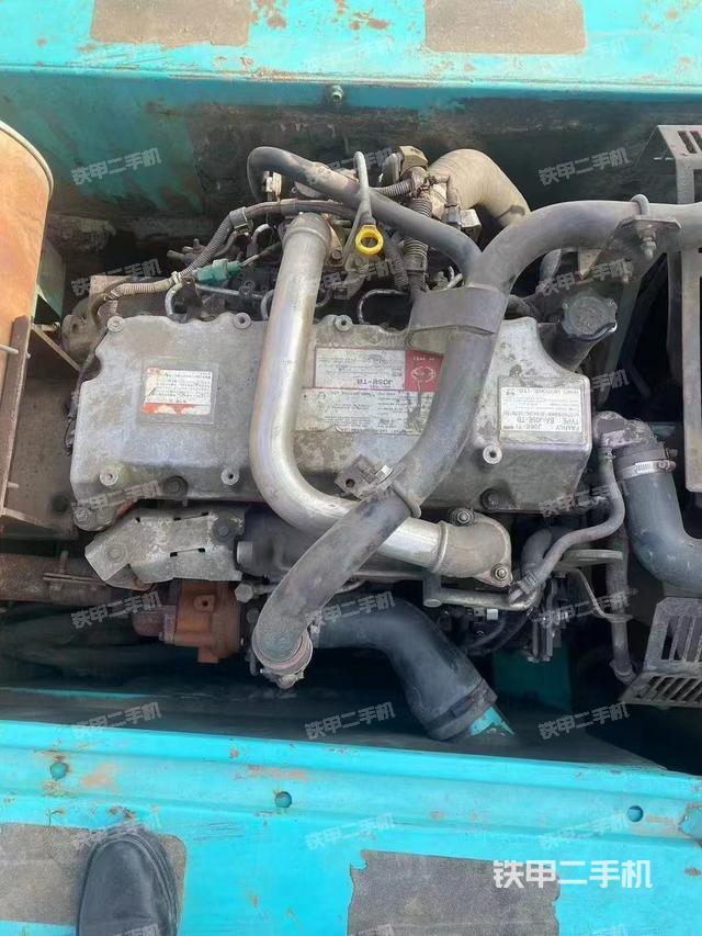 發(fā)動(dòng)機(jī)室（上車部件）