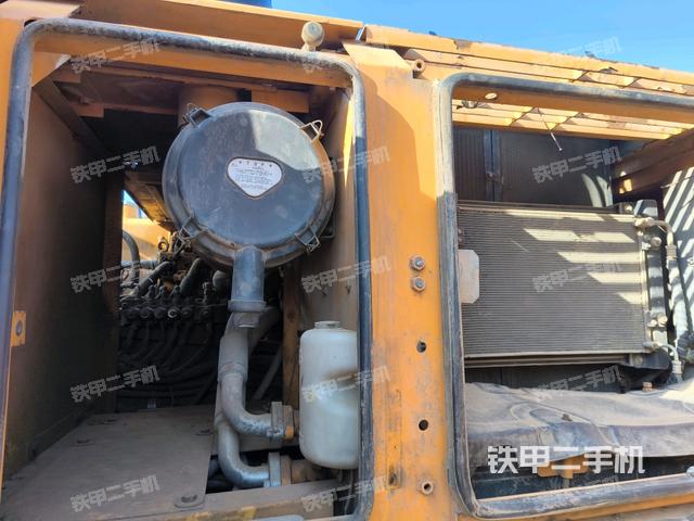 液壓泵斜45?左（大件艙室）