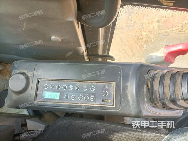 座椅左側(cè)控制臺(tái)/音響/含左手柄（駕駛室部分）