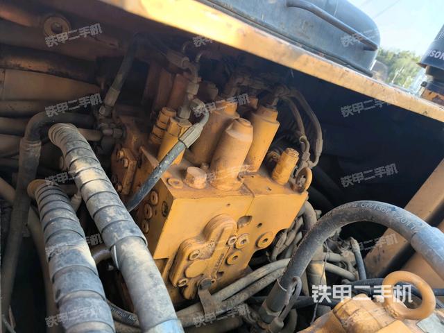 氣門室蓋螺絲特寫（上車部件）