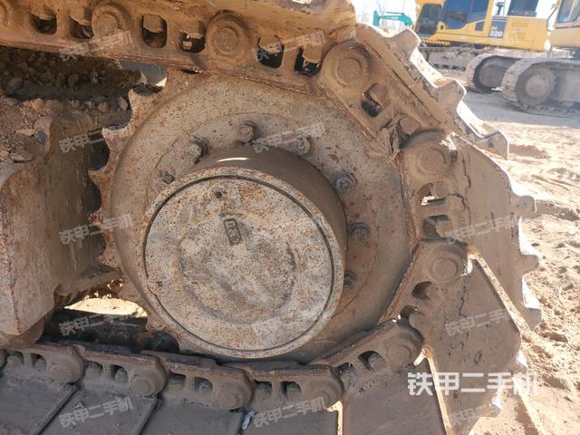 右驅(qū)動輪(行走機構(gòu)) 右驅(qū)動輪(行走機構(gòu))