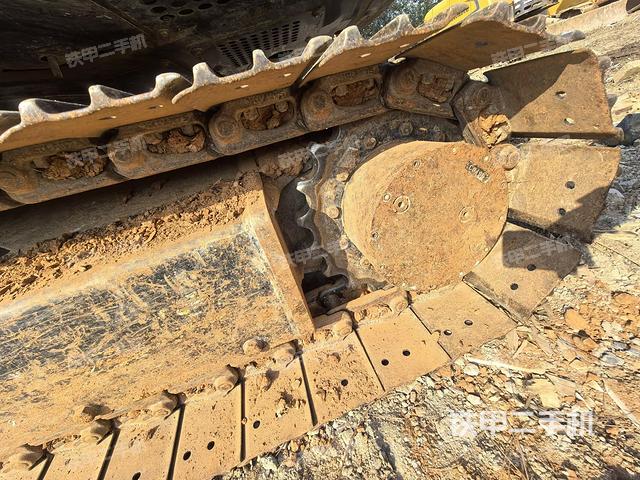 左驅(qū)動輪（行走機(jī)構(gòu)）