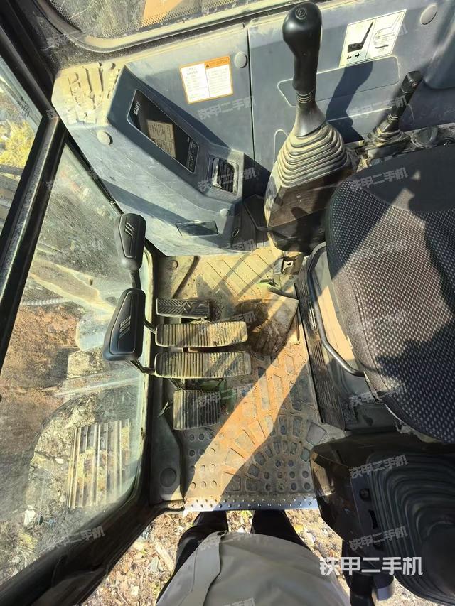 座椅左側(cè)控制臺/音響/含左手柄（駕駛室部分）