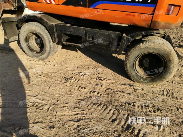 左側(cè)履帶整體?（行走機構(gòu)）