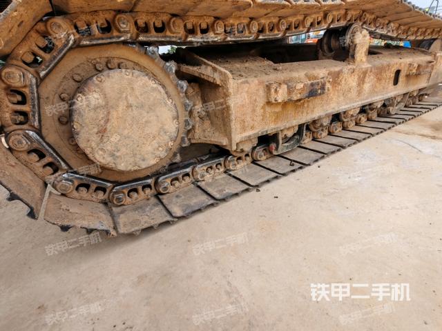 單側(cè)履帶整體（整機(jī)外觀）