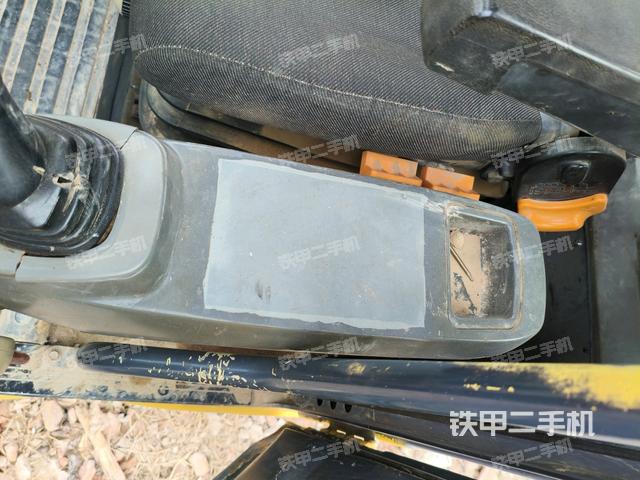 座椅左側(cè)控制臺(tái)/音響/含左手柄（駕駛室部分）