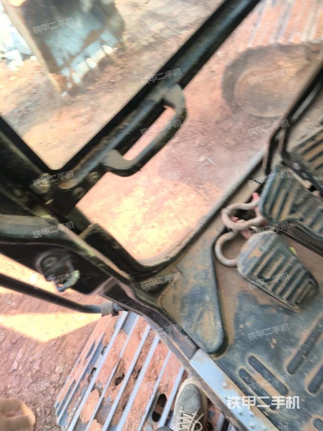 右側(cè)玻璃角標（駕駛室部分）