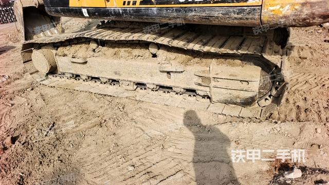 左側(cè)履帶整體?（行走機(jī)構(gòu)）