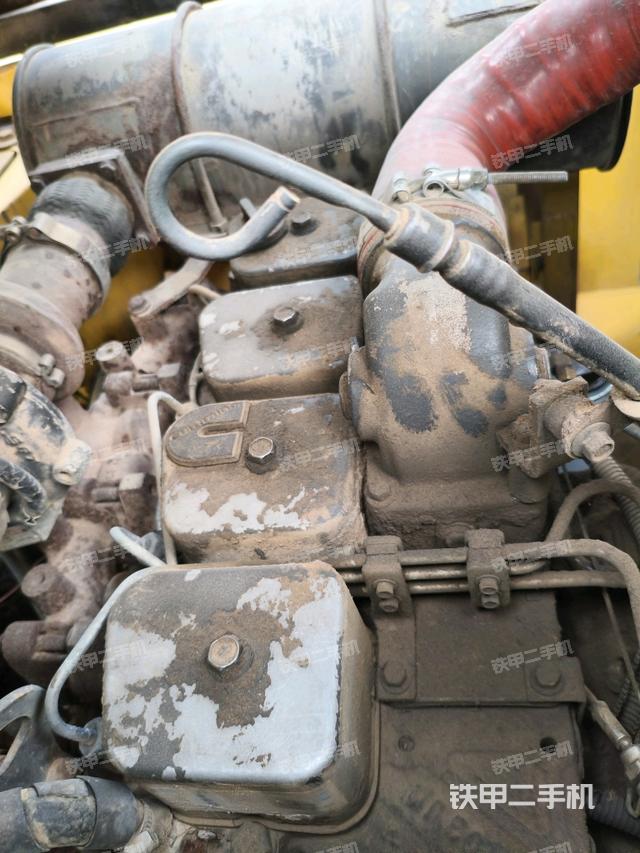 發(fā)動(dòng)機(jī)室（上車(chē)部件）