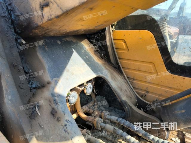 大臂油缸整體?豎拍（工作和回轉(zhuǎn)裝置）