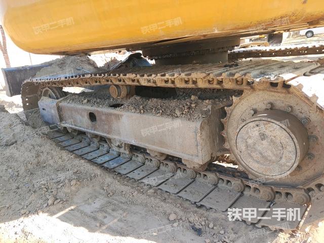 右側(cè)履帶整體?(行走機構(gòu)) 右側(cè)履帶整體?(行走機構(gòu))