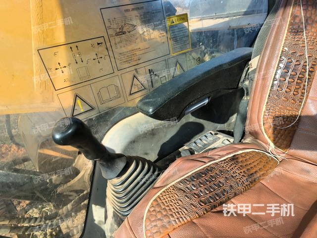 駕駛室左前45度（駕駛室部分）