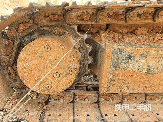 右驅(qū)動輪（行走機(jī)構(gòu)）