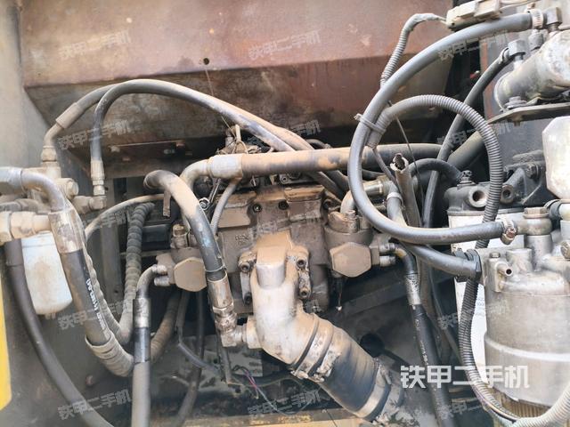 液壓泵斜45?左（大件艙室）