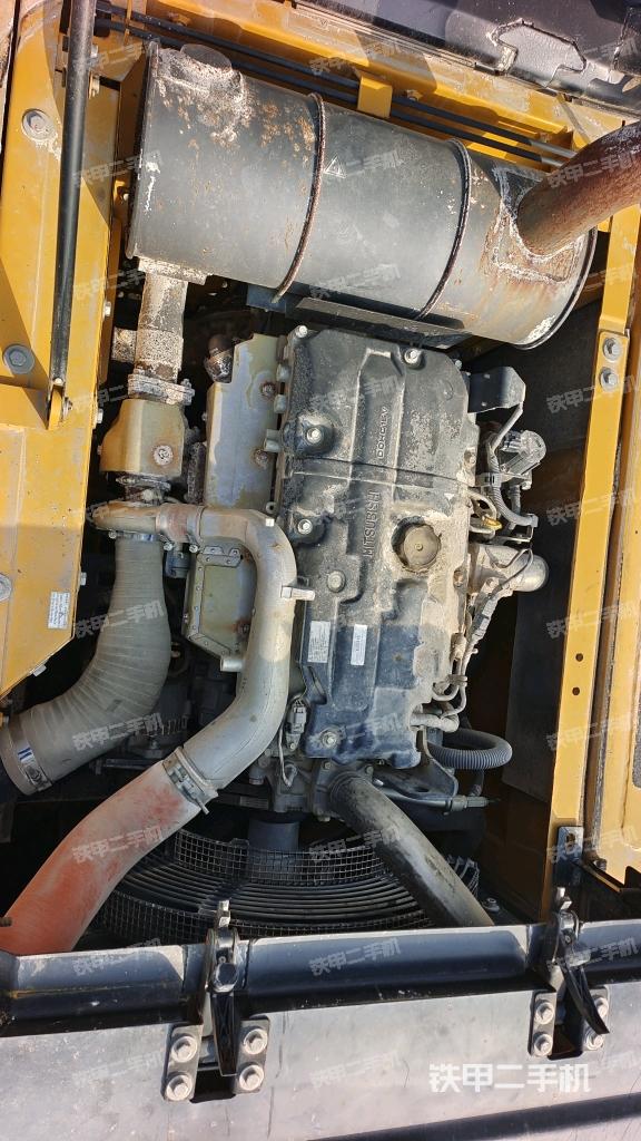 發(fā)動(dòng)機(jī)室（上車(chē)部件）