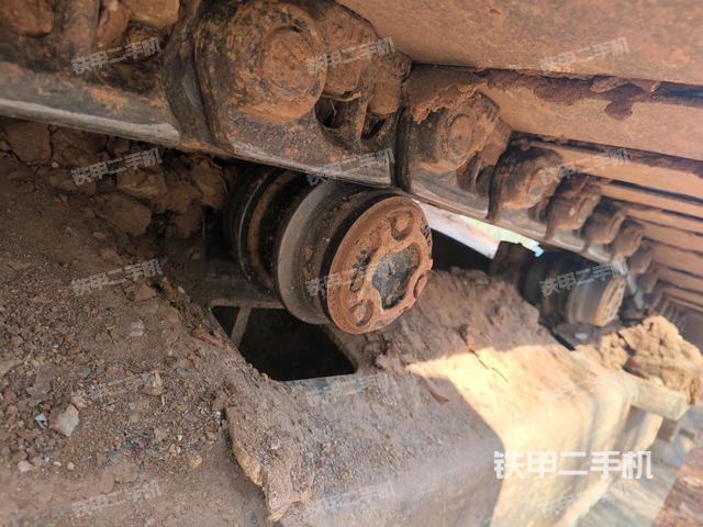 右側(cè)履帶整體（行走機構(gòu)）