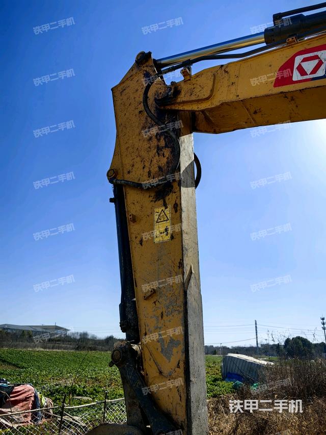 小臂整體左后(工作和回轉(zhuǎn)裝置) 小臂整體左后(工作和回轉(zhuǎn)裝置)