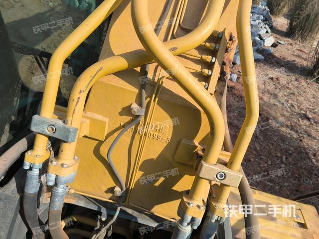 小臂整體左后（工作和回轉(zhuǎn)裝置）