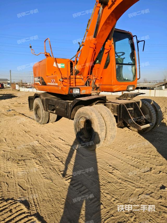 大臂根部?斜視（工作和回轉(zhuǎn)裝置）