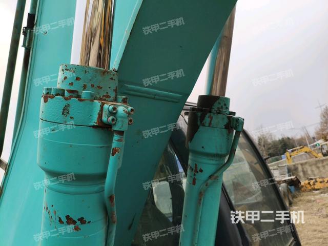 大臂油缸整體?豎拍（工作和回轉(zhuǎn)裝置）