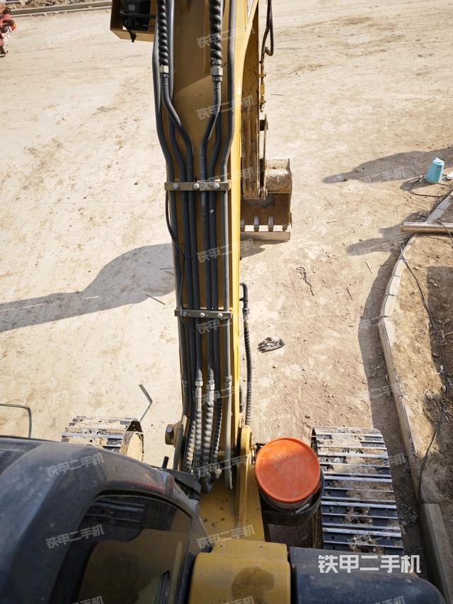 大臂背部俯視（工作和回轉裝置）