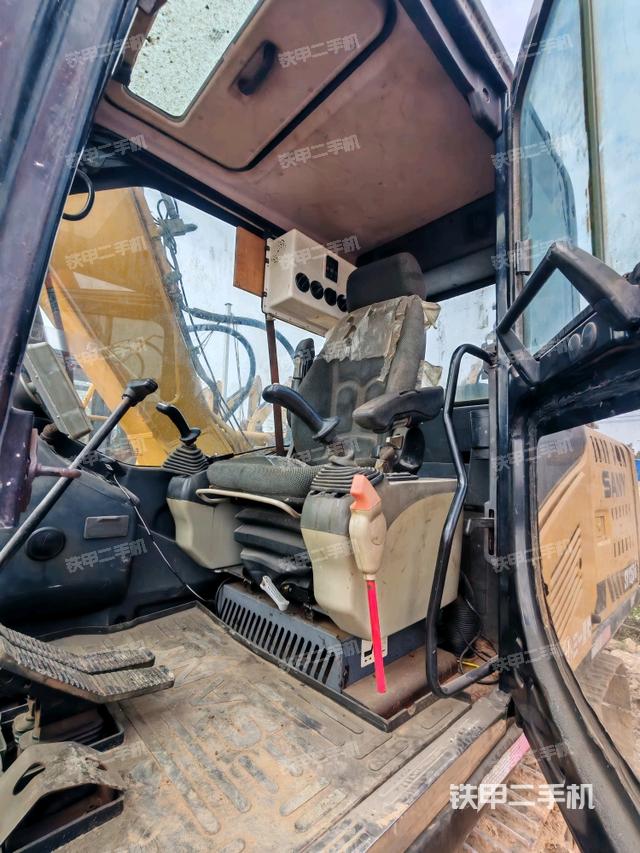 駕駛室整體（整機(jī)外觀）