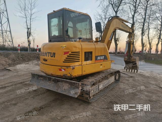 右后45(整機外觀) 右后45(整機外觀)