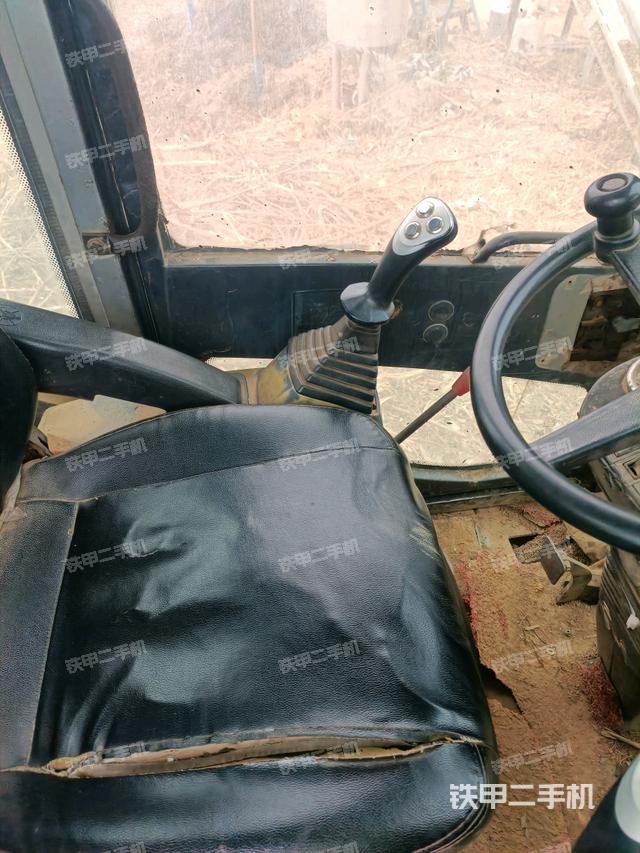 座椅左側(cè)控制臺/音響/含左手柄（駕駛室部分）