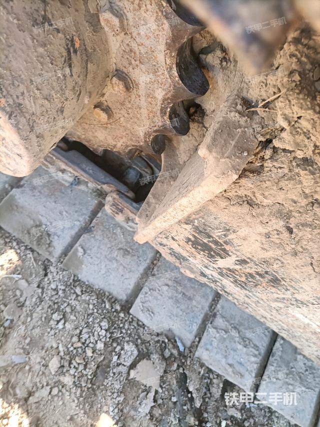 右驅(qū)動(dòng)輪（行走機(jī)構(gòu)）