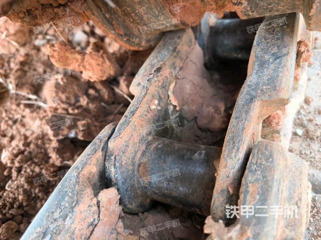 左側(cè)行走馬達(dá)蓋板（行走機(jī)構(gòu)）