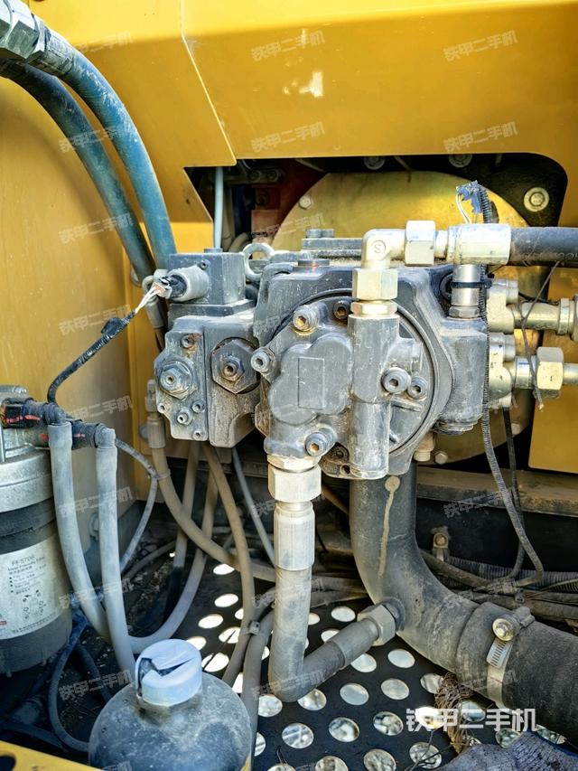 液壓泵室(大件艙室) 液壓泵室(大件艙室)