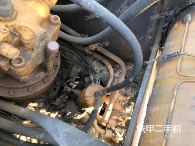 中央回轉(zhuǎn)接頭特寫（上車部件）