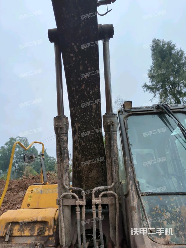 大臂油缸整體?豎拍(工作和回轉(zhuǎn)裝置) 大臂油缸整體?豎拍(工作和回轉(zhuǎn)裝置)